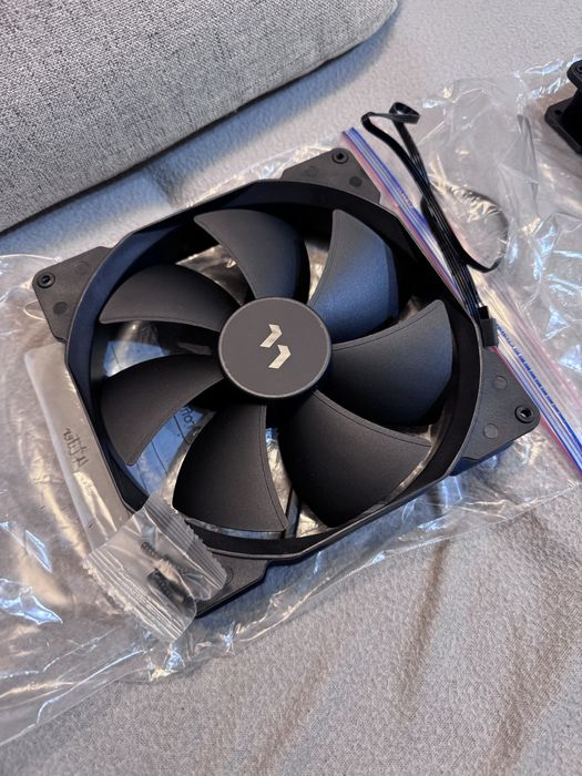 2 bucati ventilator Fractal Design 180mm Dynamic x2