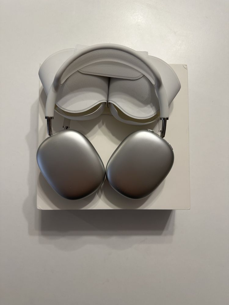 Apple AirPods max