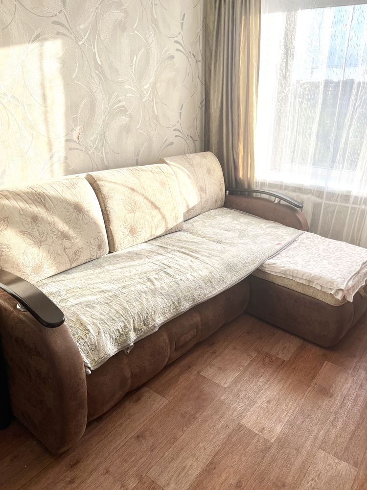 Продается диван.