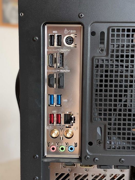 Геймърски/работен компютър, в гаранция, i7-14700 / RTX 4070 TI S / 64G