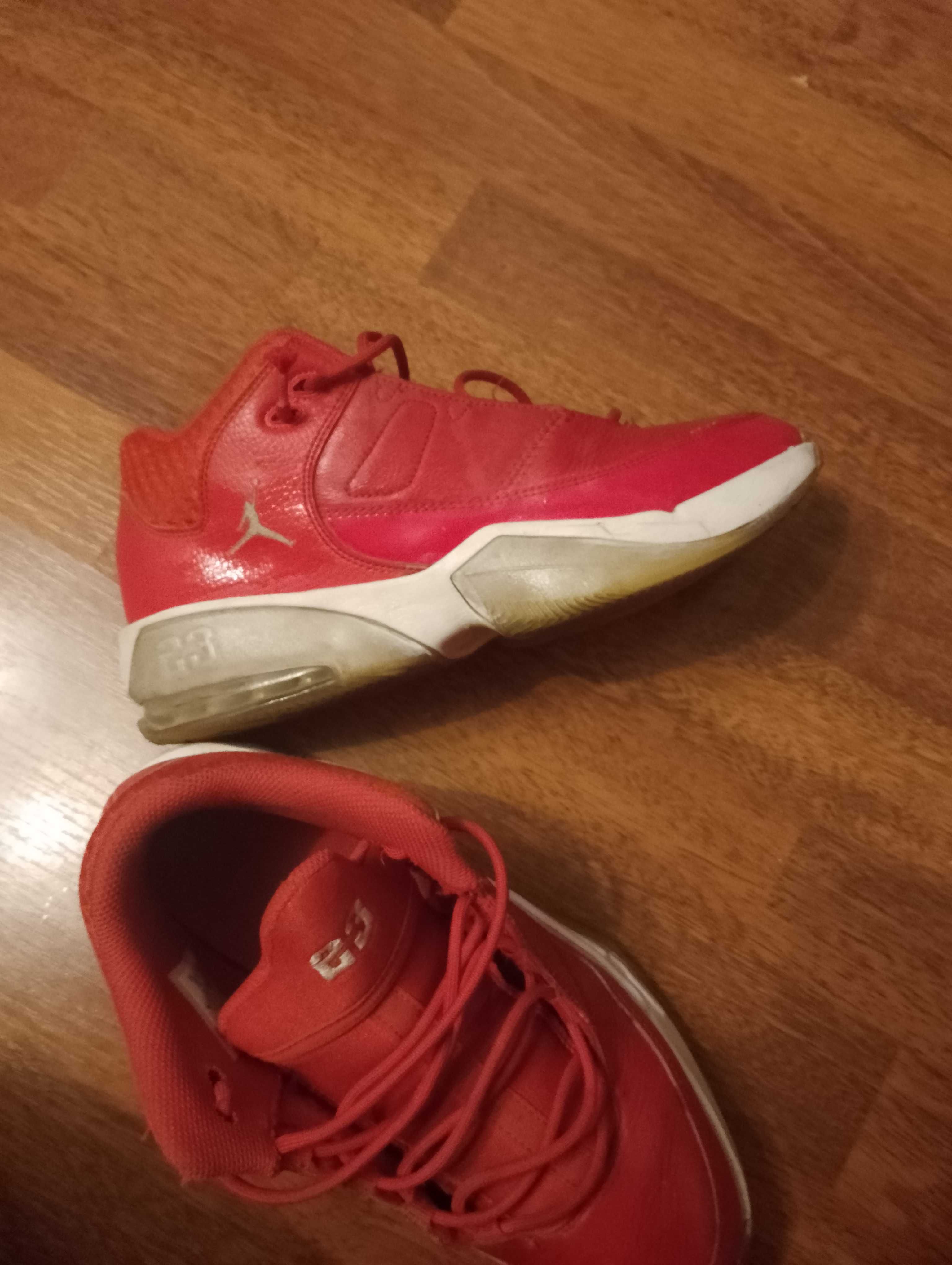 vând Jordan max aura 3
