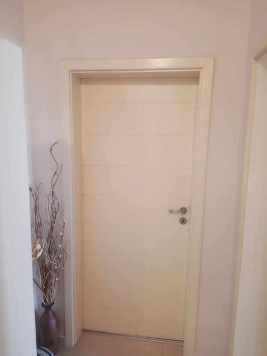 Продавам интериорни врати с каса (8 броя)