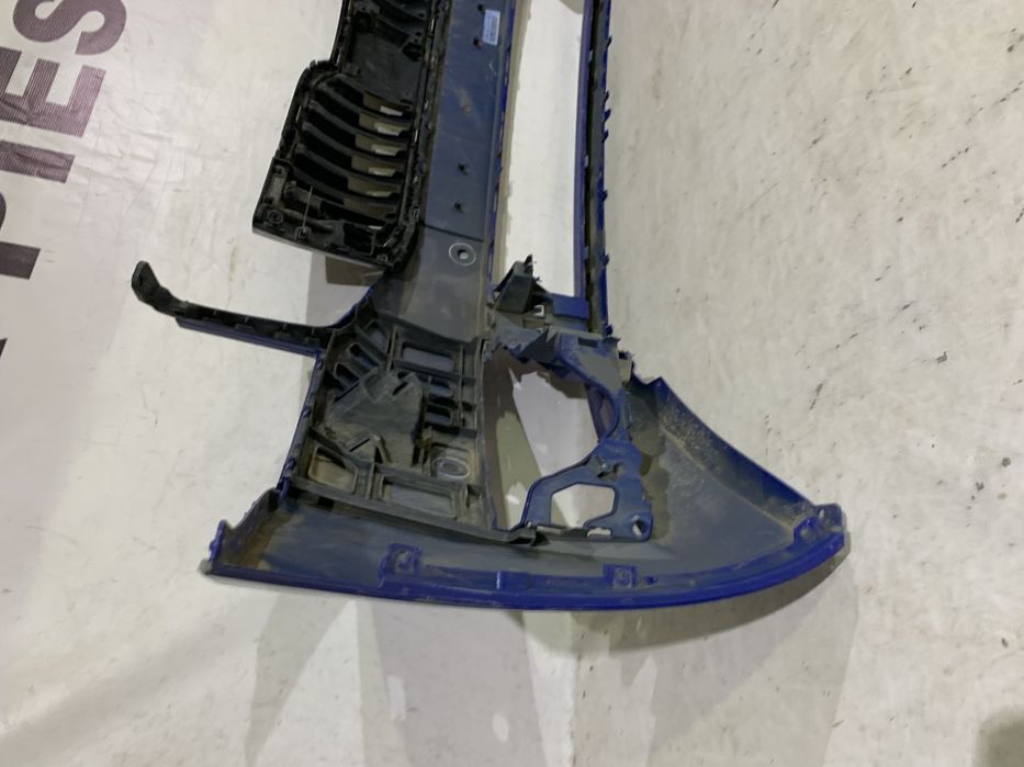 Bara fata Skoda Octavia 3, facelift, 2017, 2018, 2019, 2020, cod origine OE 5E0807221N, cu gauri pentru spalatori faruri si senzori de parcare.