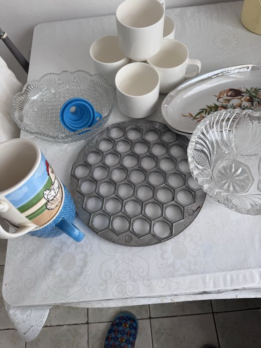 Посуды для дома торг будет .Все необходимые .Для квартирантов тоже мож