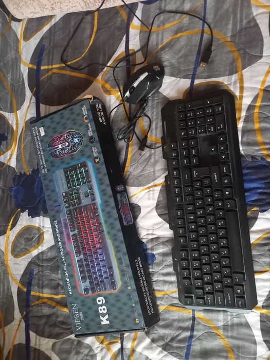 Продам клавиатуру