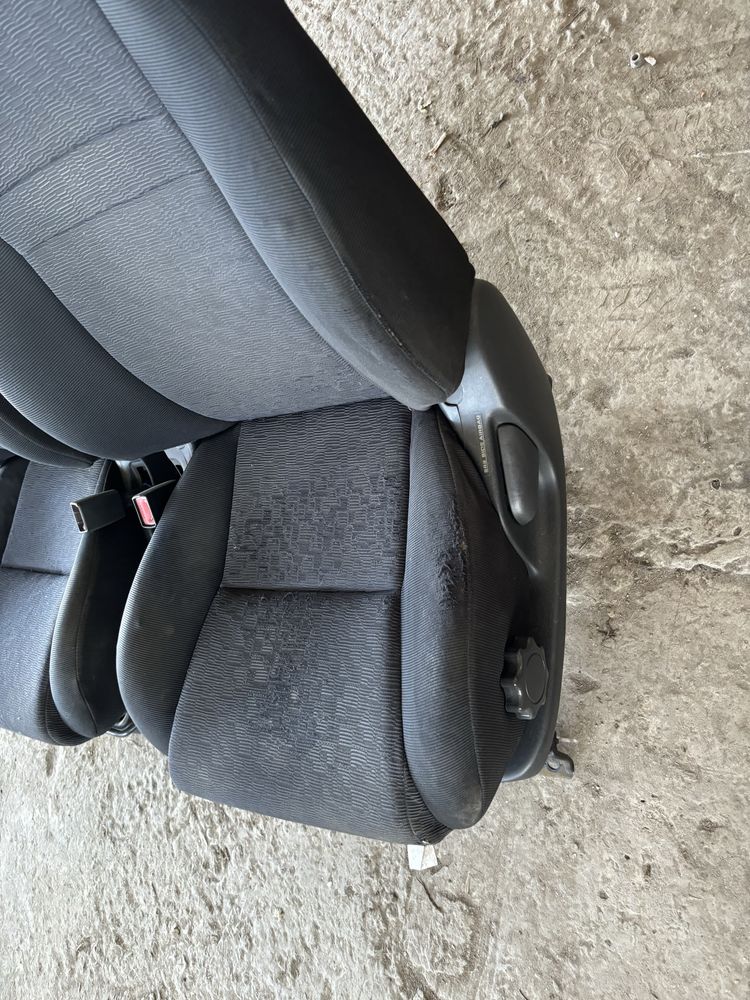 Toyota Corolla седалки  предни