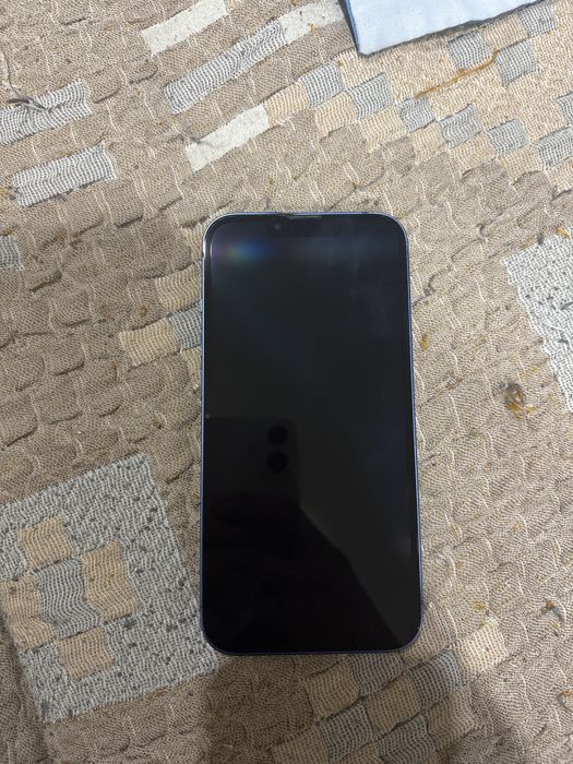 iPhone 13 в очень хорошем состоянии