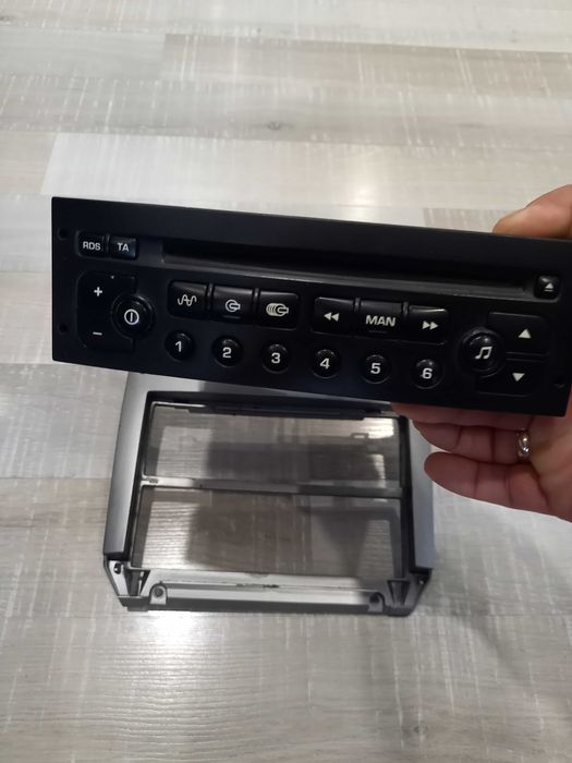 оригинално CD радио за пежо 307