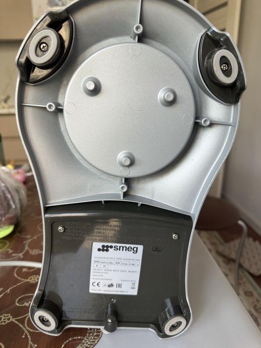 Планетарный миксер Smeg