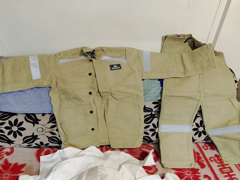 Продам сварочный спецодежда,15 тысячи.