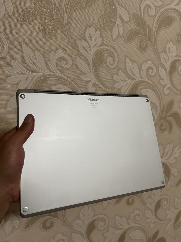 Microsoft surface laptop 16/1TB i7