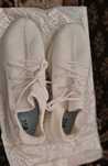 Vând adidas yeezy 350 noi albi