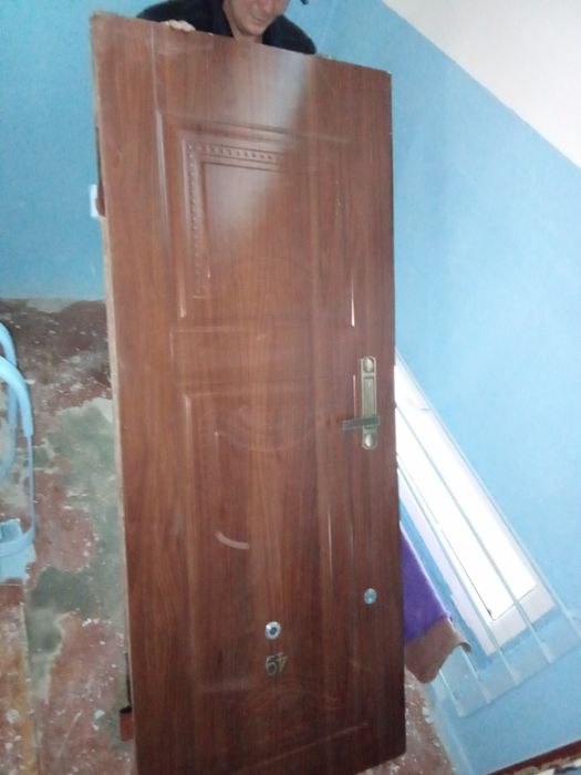 Входная дверь железная , с обшивкой