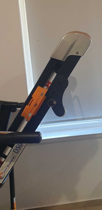 Bandă de alergat FitTronic D50 + 1/2 sticlă de ulei pentru ungere