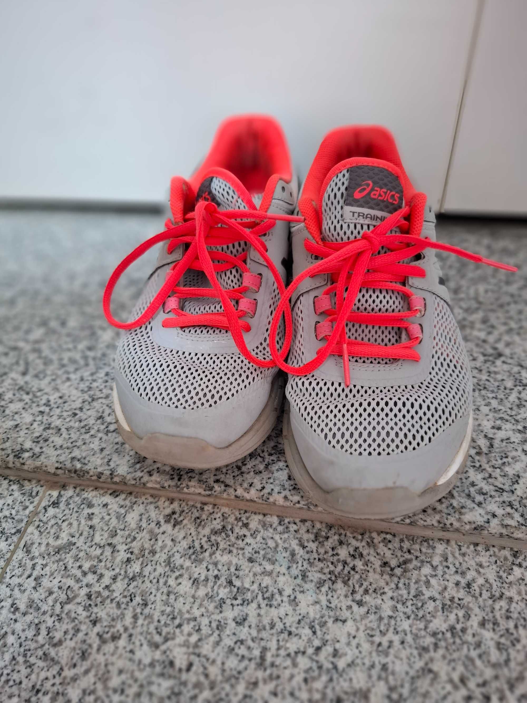 Дамски маратонки ASICS