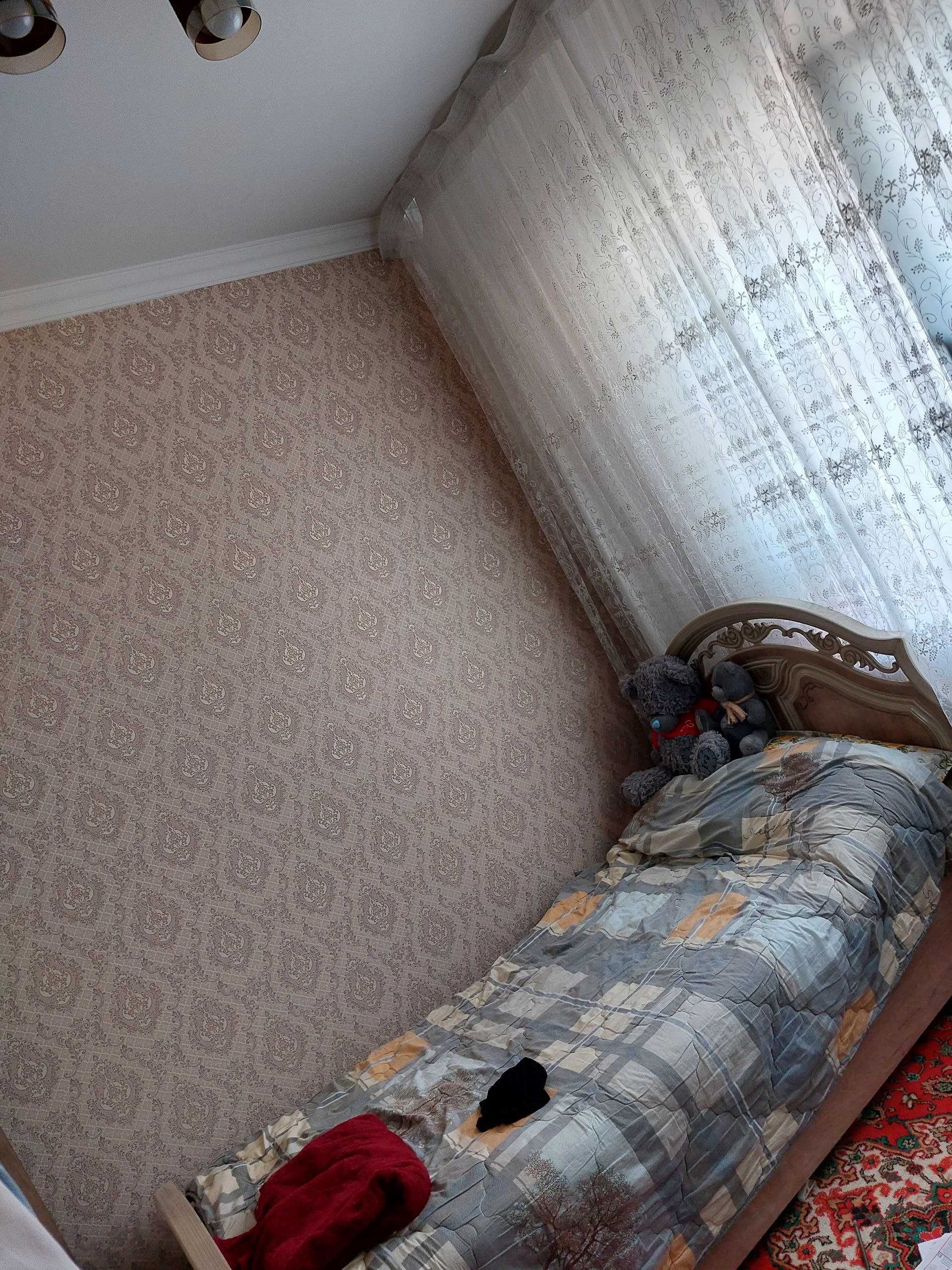 Продаю 4х комнатную квартиру в Мирзо Улугбекском районе (Карасу 6) (А)