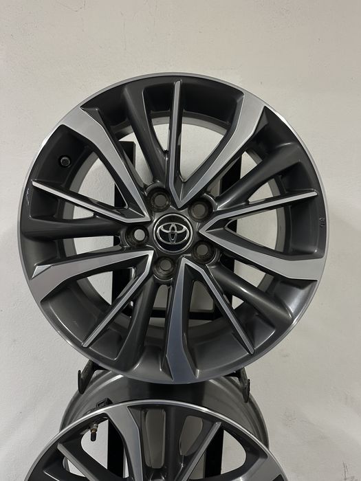 Jante 17 originale Toyota Avensis Auris Corola C-HR cu senzori