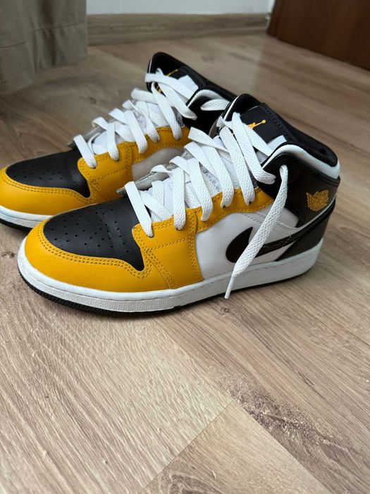 Nike Air Jordan 1 Mid Yellow Ochre White Black