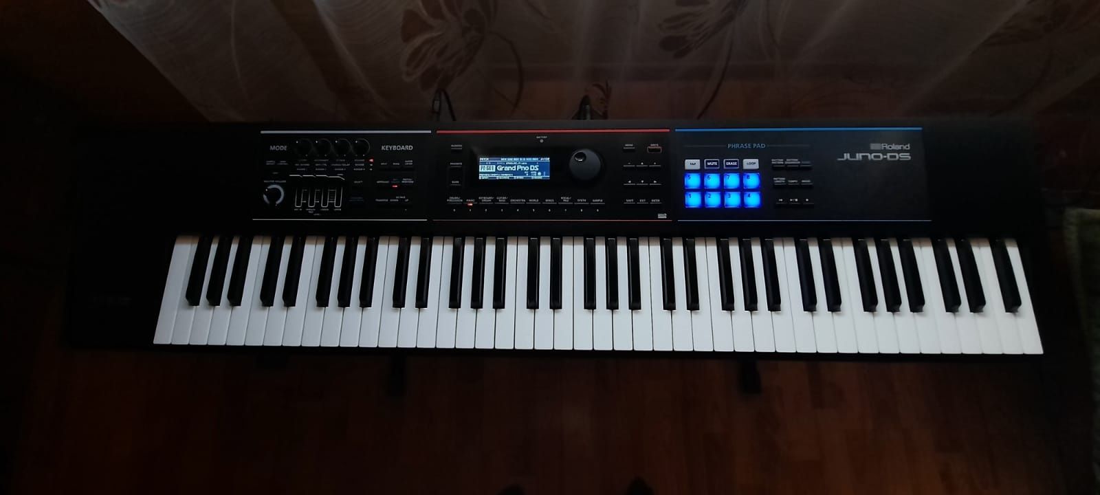 Orgă Roland Juno ds 76