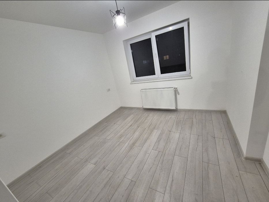 Inchiriez Apartament 2 Camere Top City zona Coresi Brasov Nemobilat