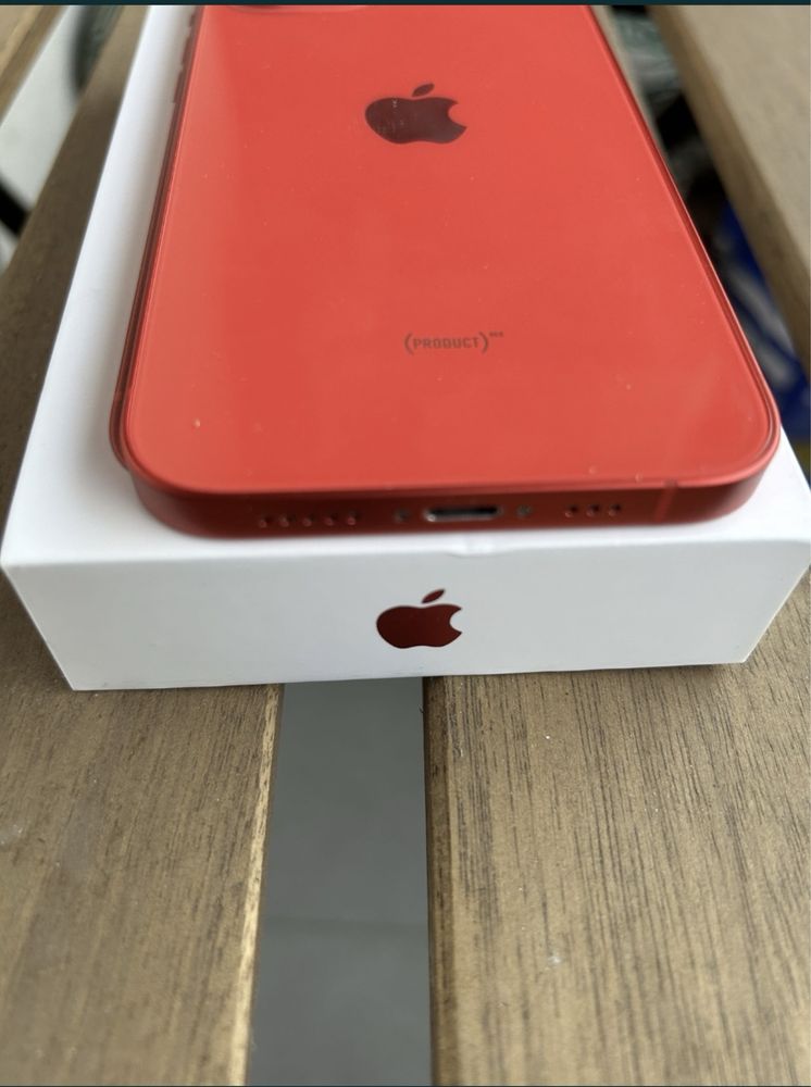 Vand iphone 12 Red