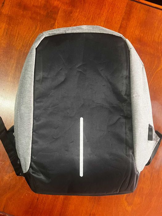 Rucsac laptop antifurt