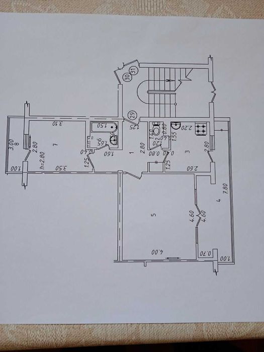 Продаётся первая линия, можно под офис Юнусабад 3, 2/1/4, 58,5м2
