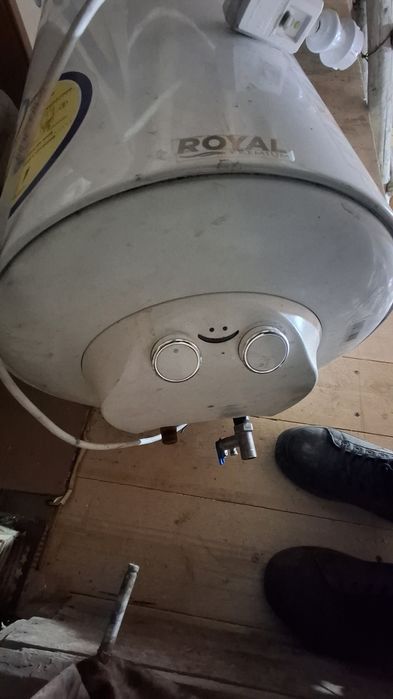 Ariston 100 lik sotiladi