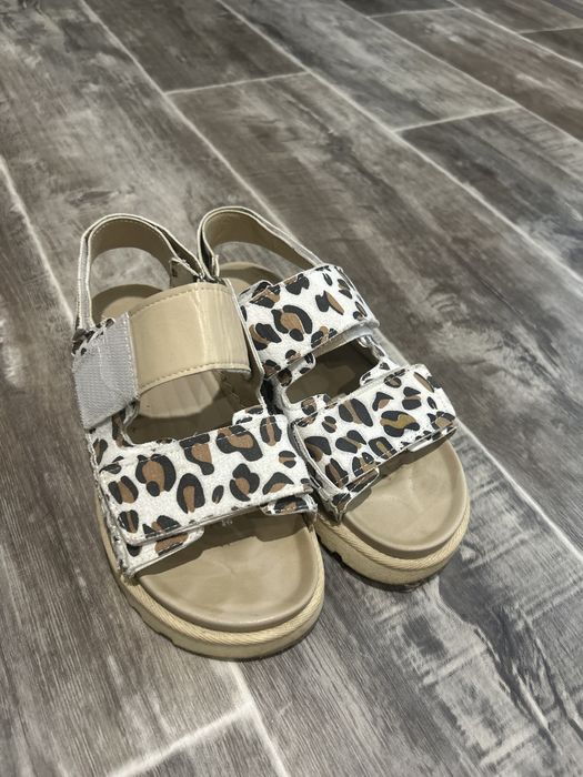 Обувь летеяя сандалии. 34 размера