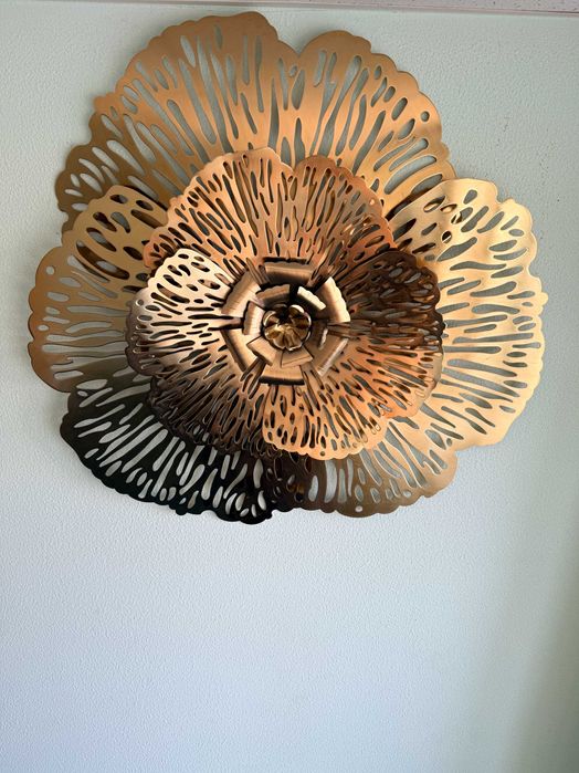 Decoratiuni agatate pe perete