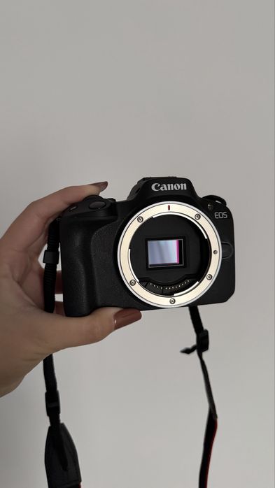 Canon EOS R50 Kit complet - stare excelenta + garantie 2 ani