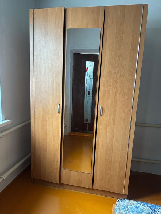 Шкаф в спальню б/у