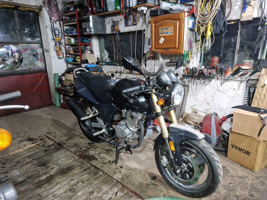 Vand/Schimb motocicleta Sachs Bikes Roadster 125 cc(suzuki GN 125)