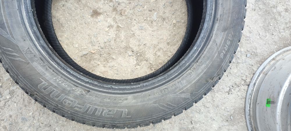 Гуми 4 бр зимни Laufen 205/55/16 dot21