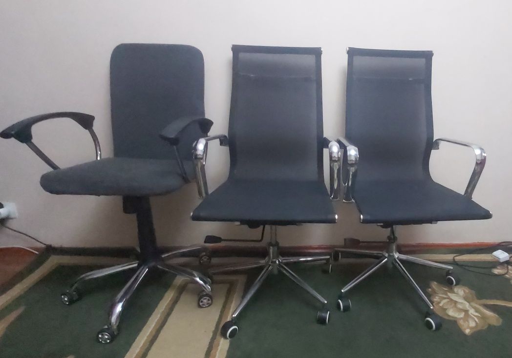 Продам  офисные кресла