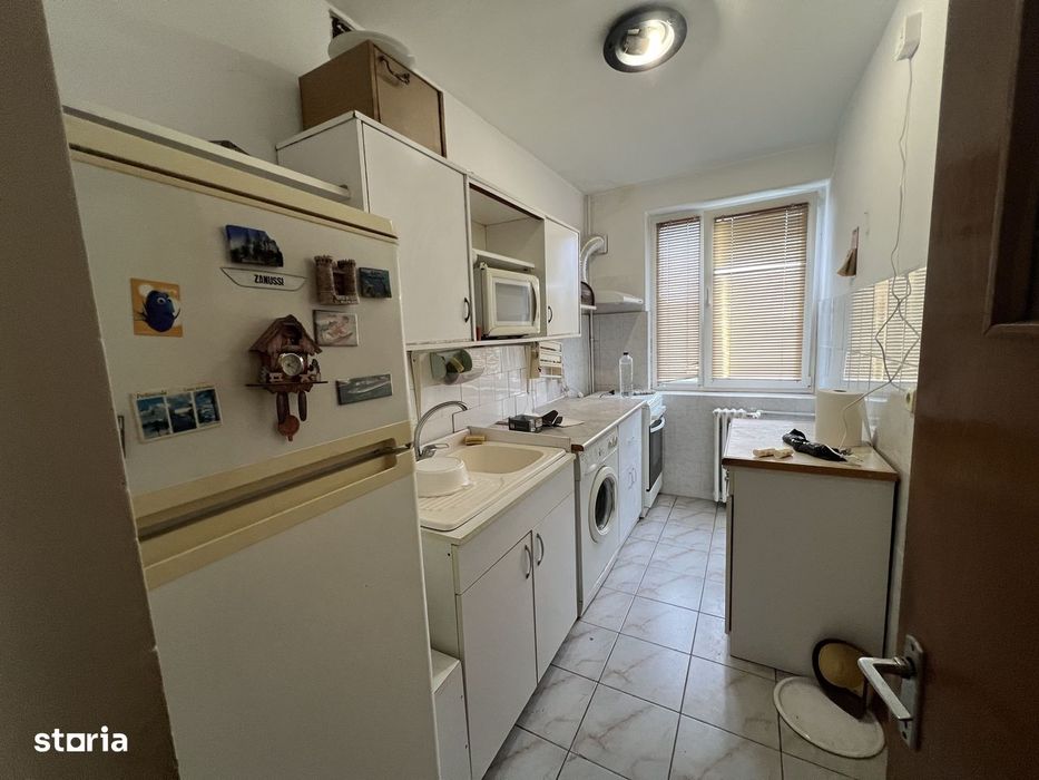 Racoviță 3 camere decomandate 11 minute metrou electrica/sanitare refă