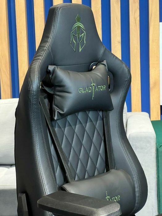 Игровое геймерское компьютерное кресло модель Cougar Armor one