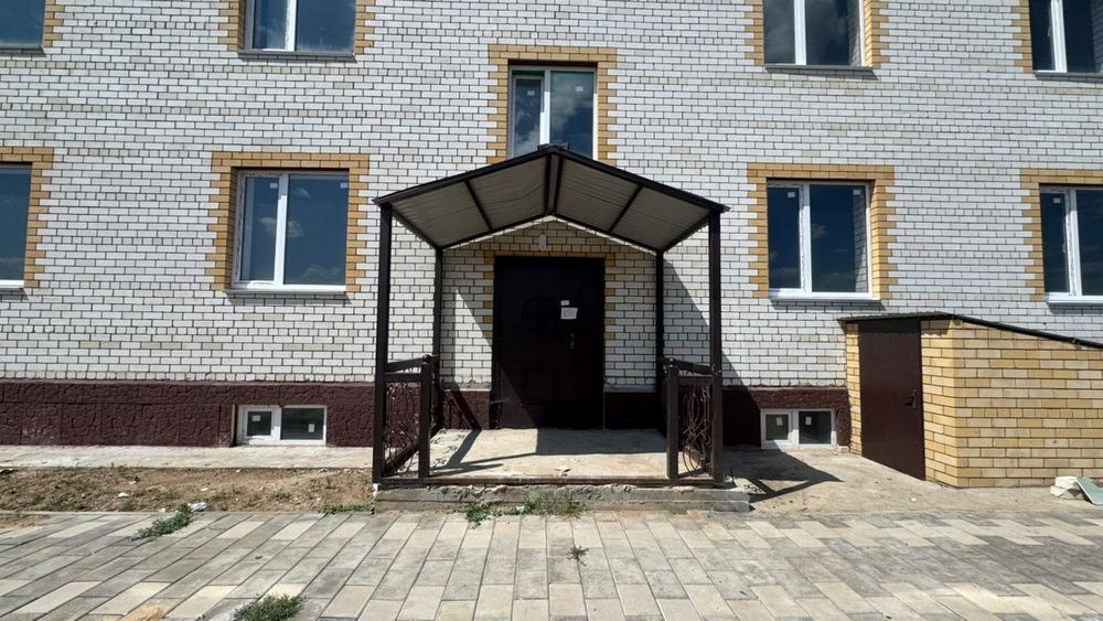 Продаётся новая  2х комн. квартира