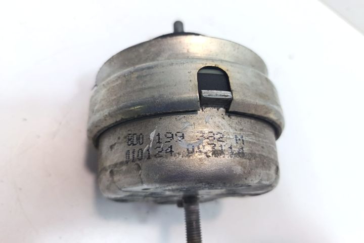Tampon motor 8D0199382M Volkswagen VW Passat B5.5 (facelift)