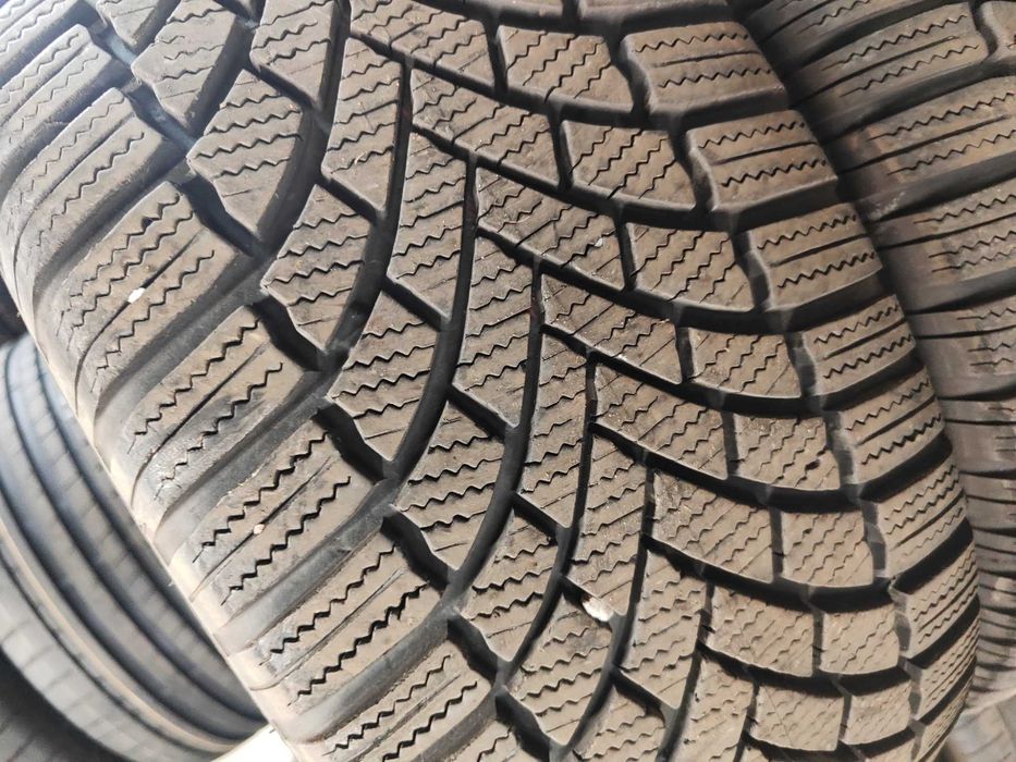 2бр.зимни гуми 215/60/16 Bridgestone