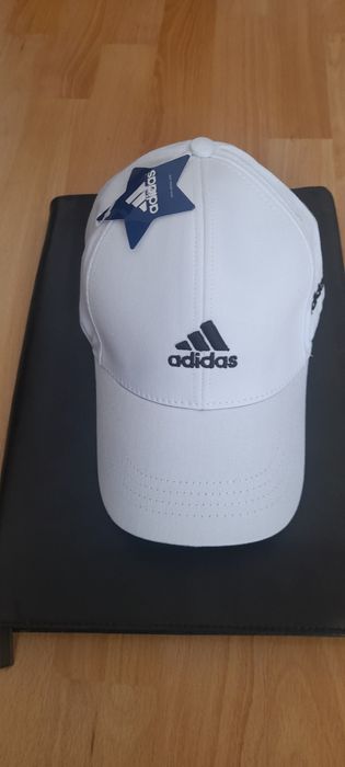 Vând șapcă adidas originală nouă