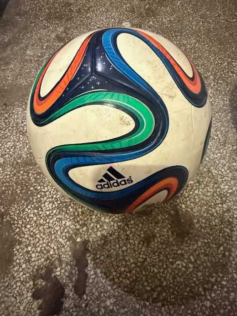 minge fotbal adidas Brazuka