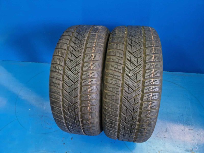2 Pirelli R18 225/40 Anvelope de iarnă DOT2817