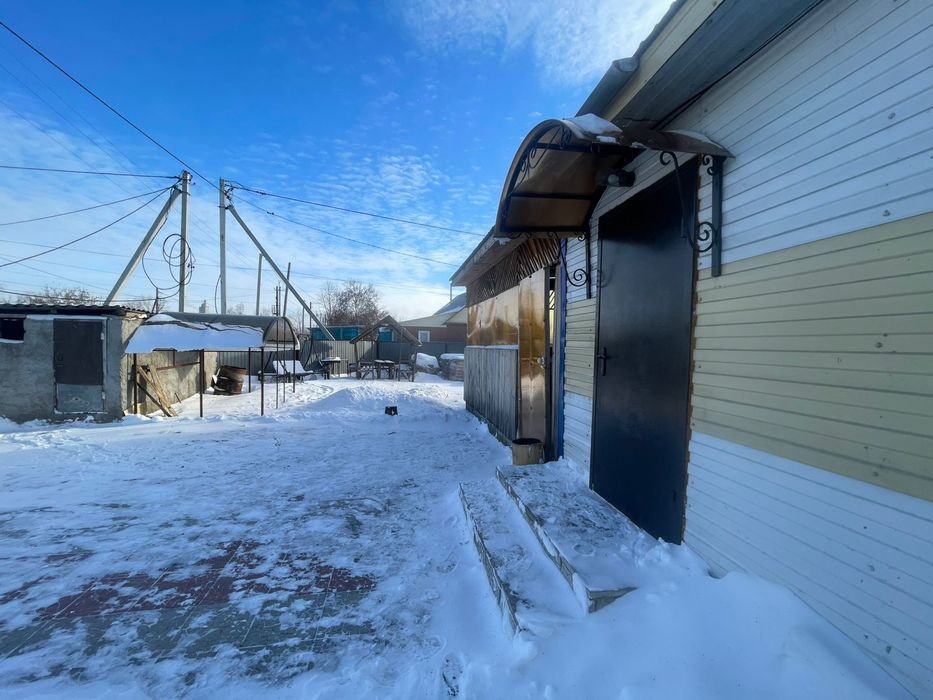 Сдаётся большой, тёплый, благоустроенный  дом.