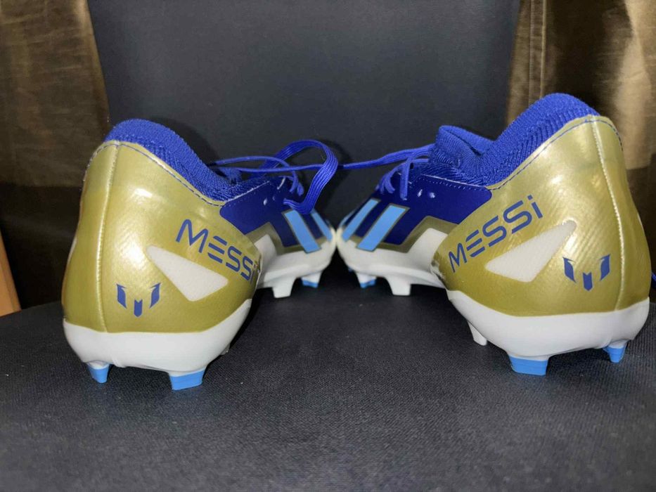 НОВИ Футболни обувки Adidas X