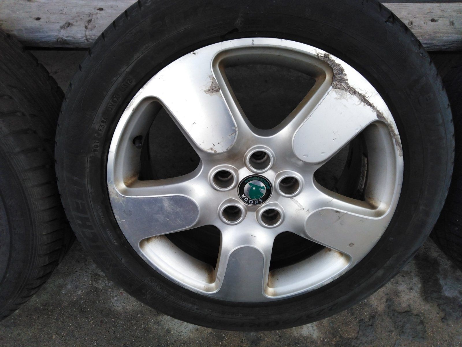 Джанти с гуми 17" за Skoda Octavia Scout