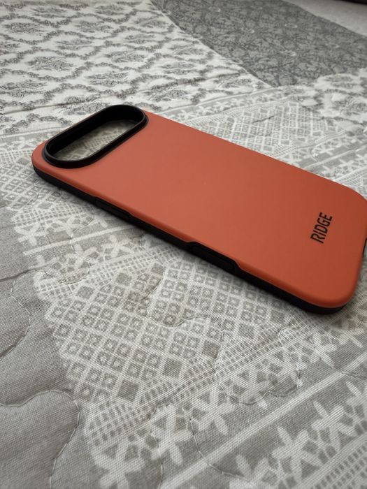 Продавам кейс за Iphone Air