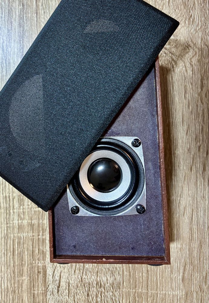 Блутут Колонка/Bluetooth Speaker Ръчно изработена