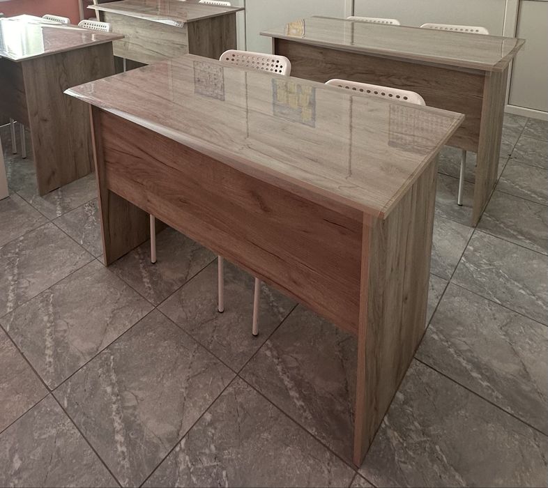 ПРОДАМ СРОЧНО стол письменный