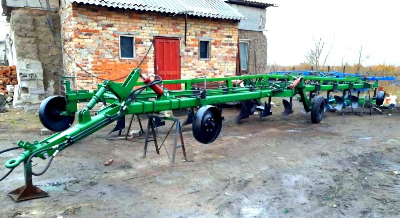 Продам Плуг ПТК-9